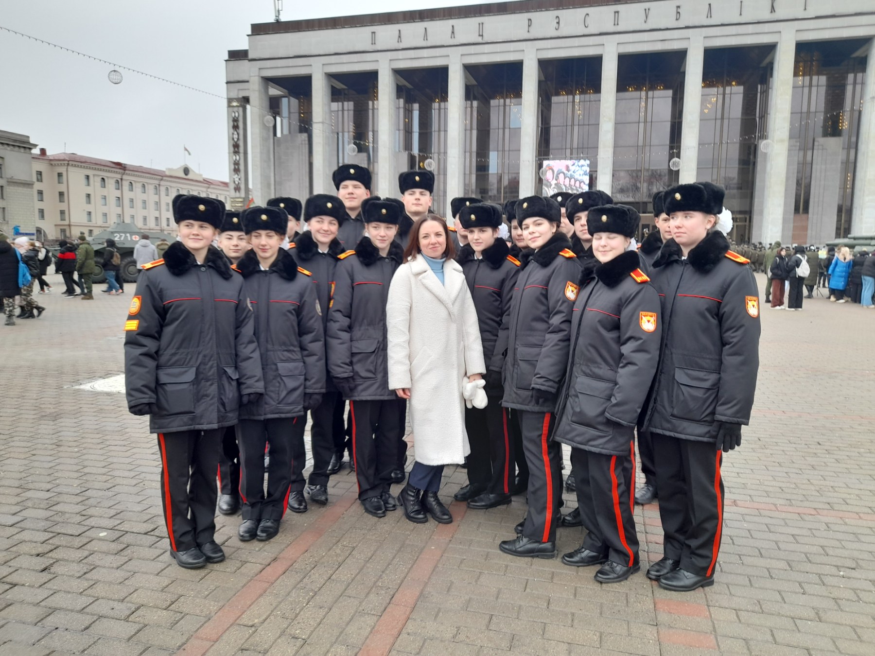 ОТЕЧЕСТВУ СЛУЖИМ