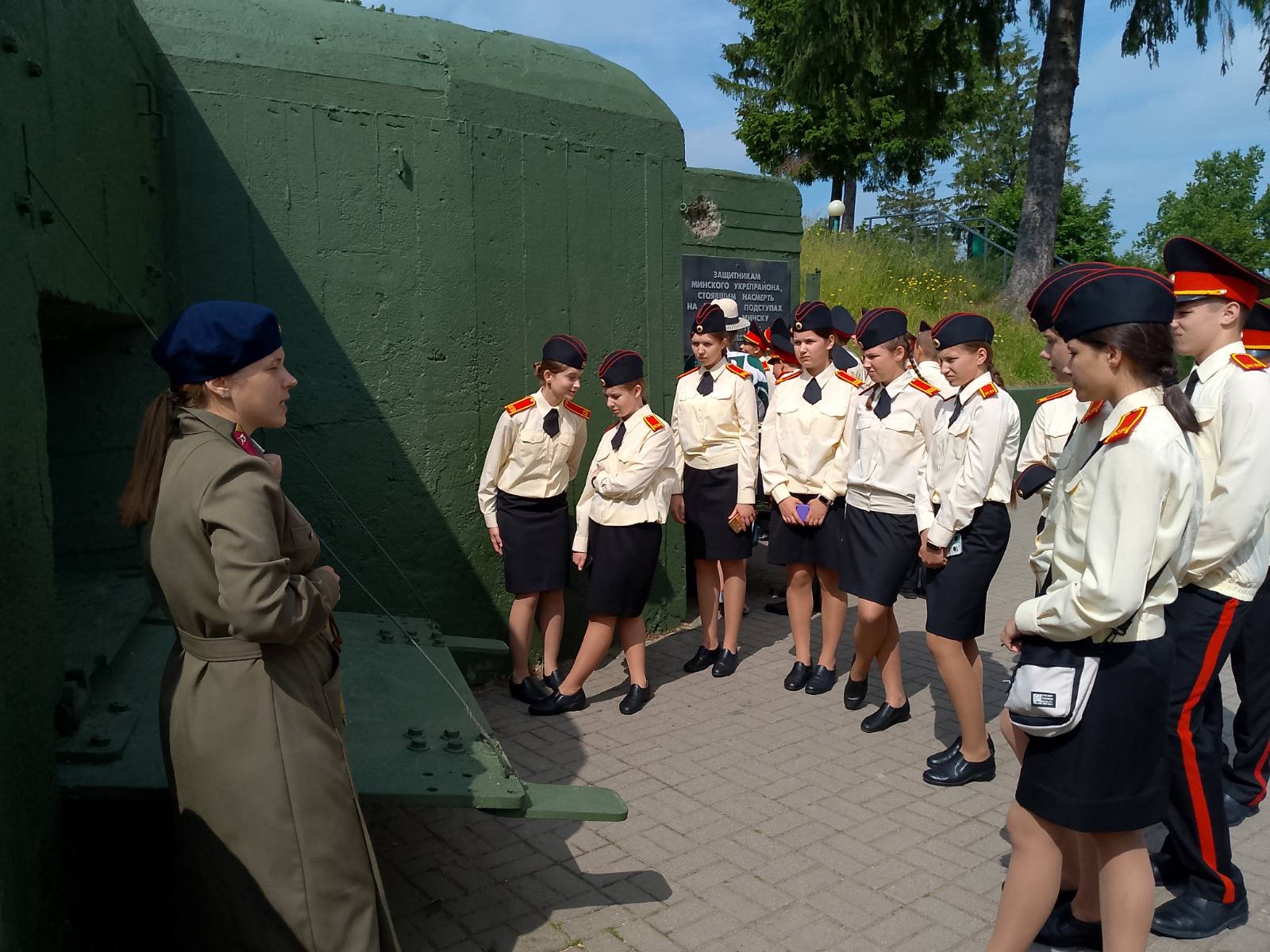 «ОСТОРОЖНО! ГРОМКИЕ ВЫСТРЕЛЫ!»
