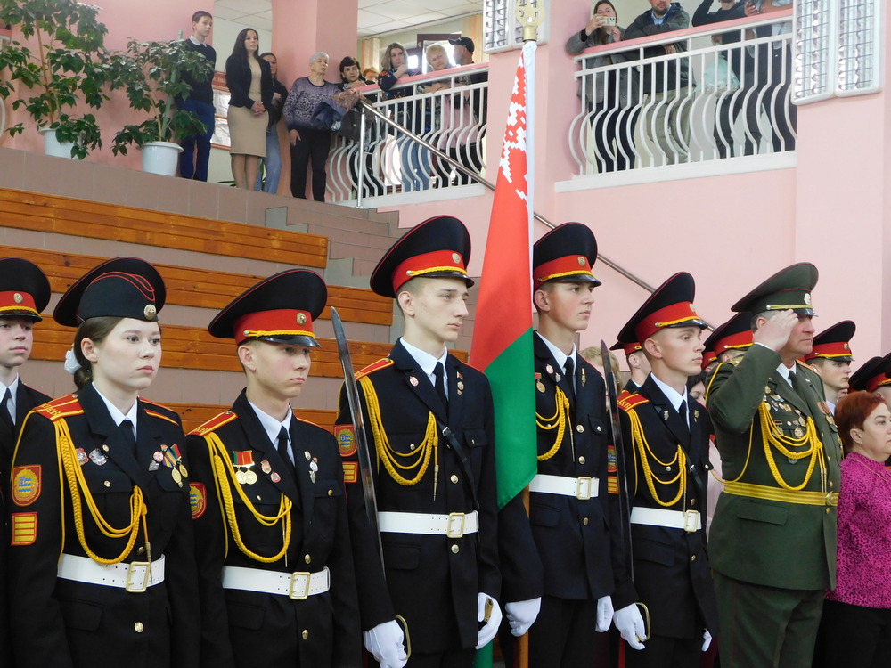 ЗВОНОК ПРОЩАЛЬНЫЙ