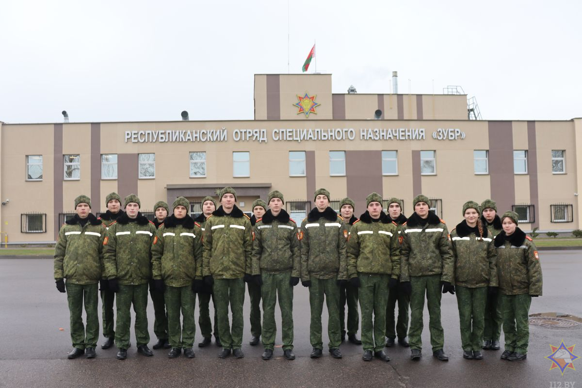 ОТРЯД «ЗУБР» РАСПАХНУЛ СВОИ ДВЕРИ ДЛЯ КАДЕТ