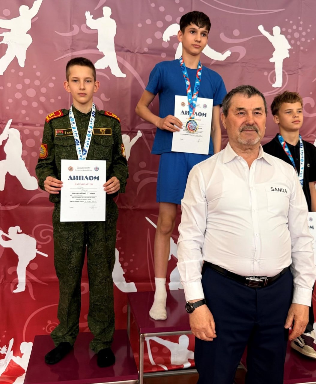 ВЕРНУЛСЯ С ПОБЕДОЙ