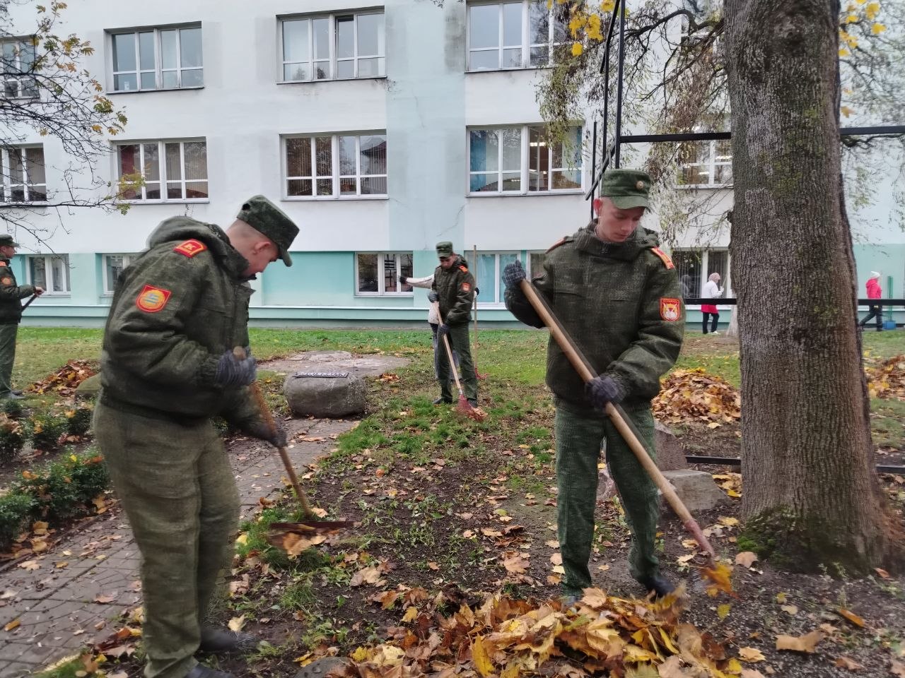 КАДЕТЫ НАВЕЛИ ПОРЯДОК У ПАМЯТНОГО ЗНАКА
