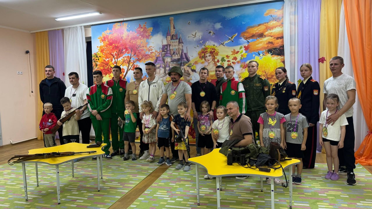 В ГОСТЯХ У МАЛЫШЕЙ